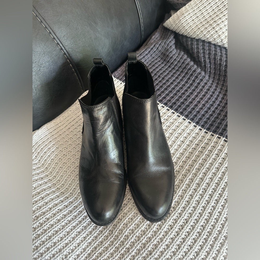 Franco Sarto Black Leather Bootie 9.5